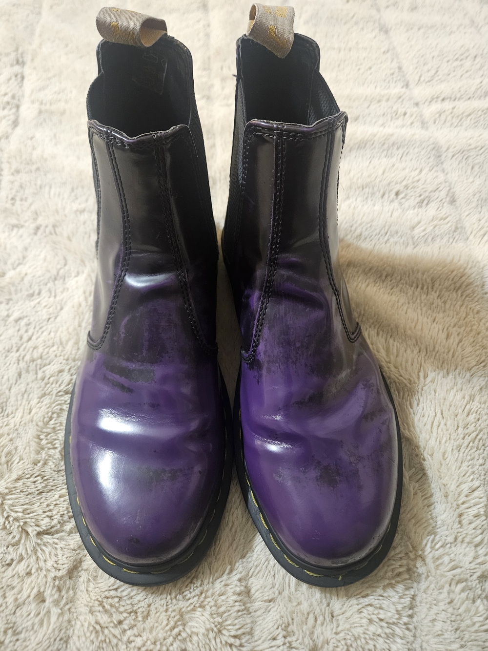 Dr. Martens Vegan 2976 Gloss Chelsea Boots